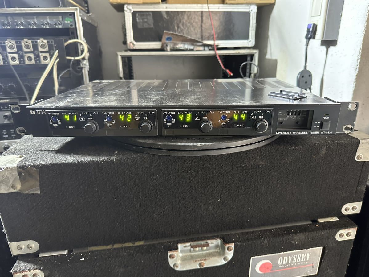 TOA ダイバシティワイヤレスチューナー WT-1824 4波実装可能 2波内蔵