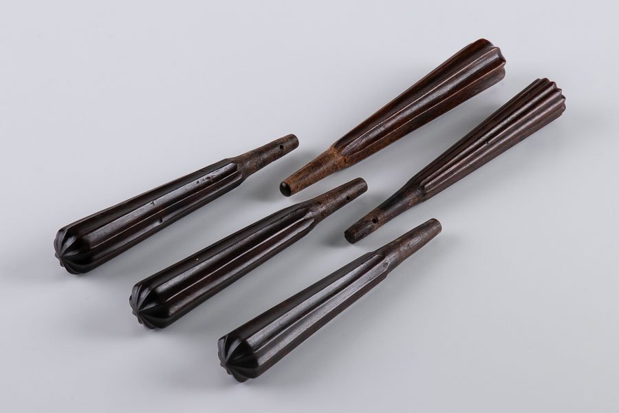 琵琶】『 和楽器 筑前琵琶 五弦五柱 桑材 透彫装飾物 全長約93cm 15407