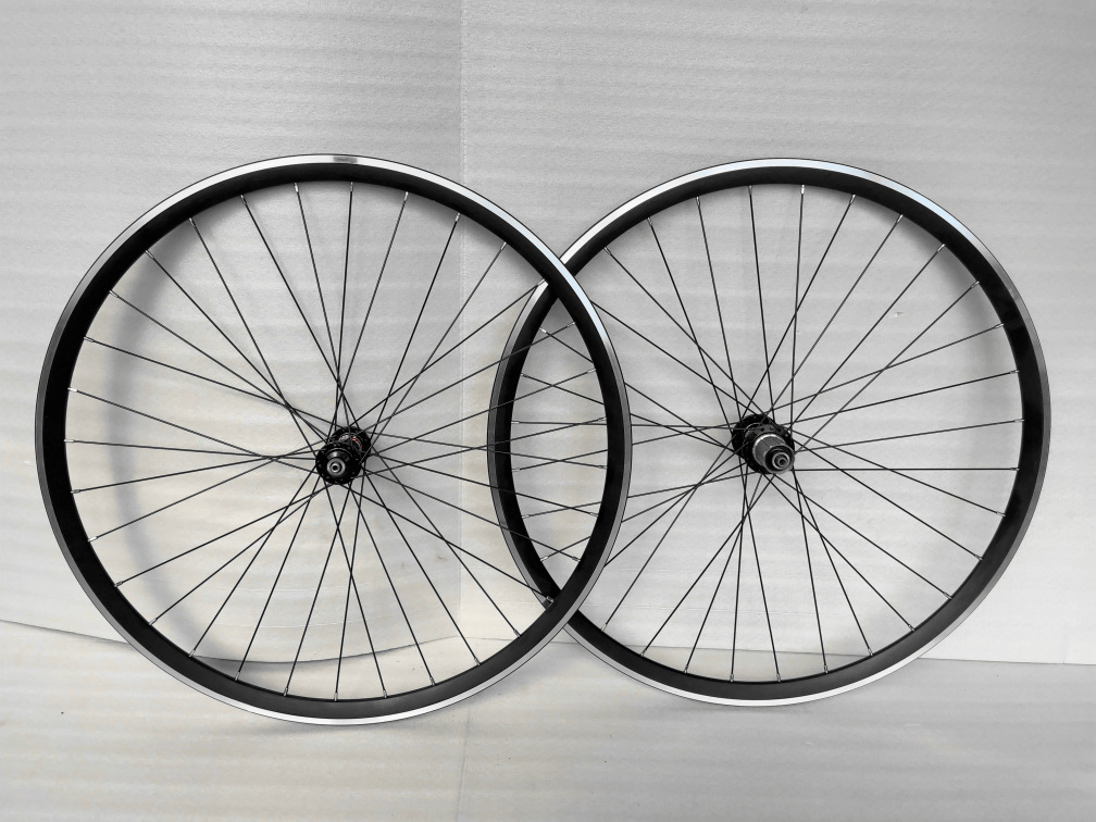 手組みホイール　ノバテック 32H シマノ 11速対応 
