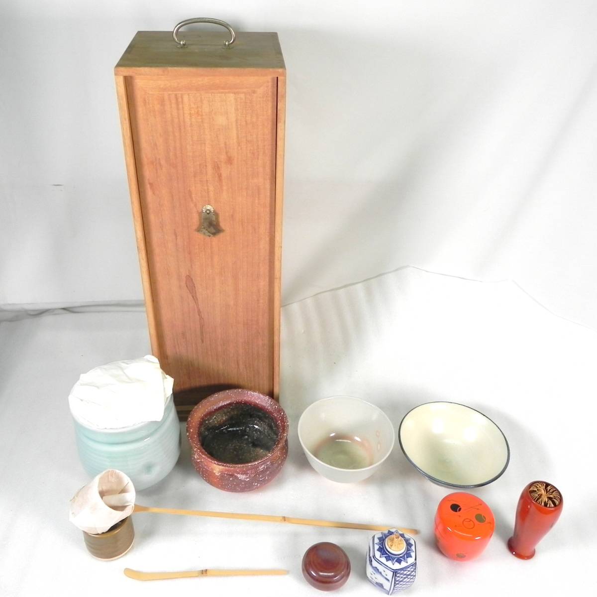 Q8791]茶道具セット 在銘 建水/水差/棗/柄杓/茶匙/茶筅/茶碗/他 送料
