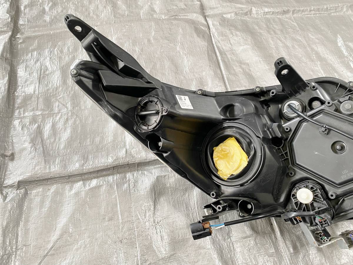 トヨタ ノア エスクァイア 純正 左ヘッドライト LED ICHIKOH 28-227