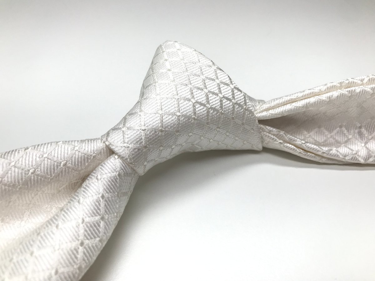 未使用品 【アルマーニコレツィオーニ ARMANI COLLEZIONI】 刺繍柄