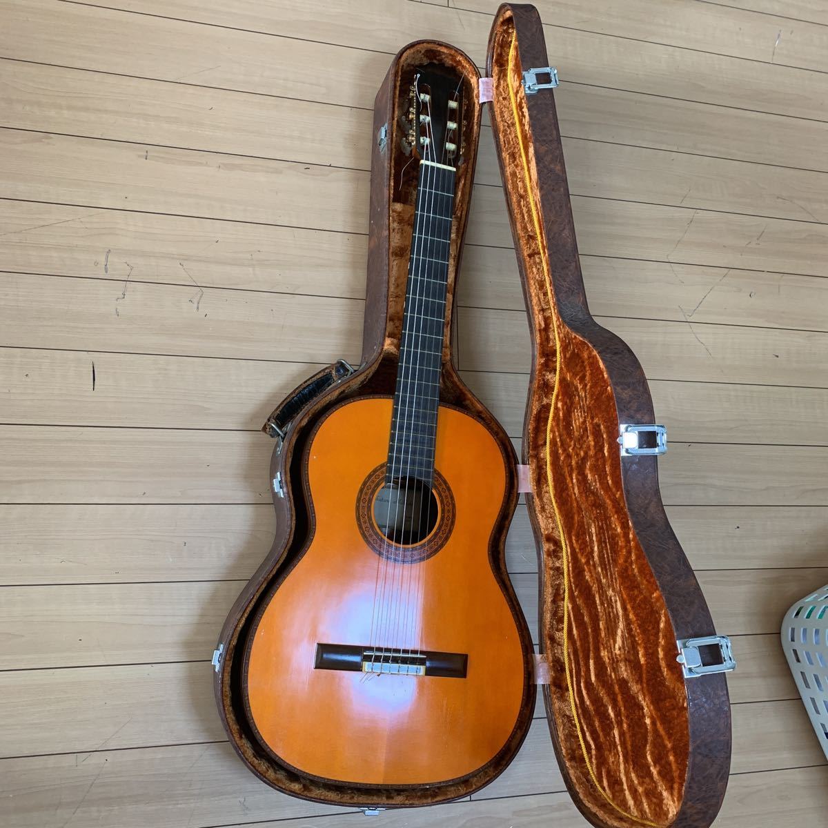Rokutaro Nakade A100、ハードケース付き