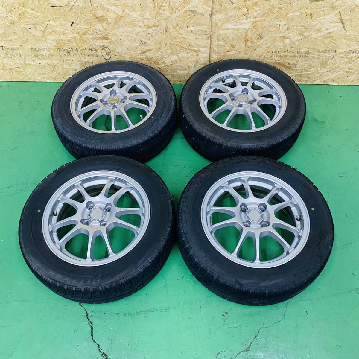 ★☆社外ホイール ECO FORME エコフォルム 15×5.5J PCD100 4穴 スタッドレス ブリザック 175/65 R15 製造4914 4本 ナット付き☆★