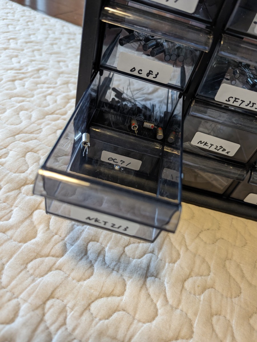 NKT275 1st FUZZ NOS 4個 PNP ゲルマニウムトランジスタ 200個くらい