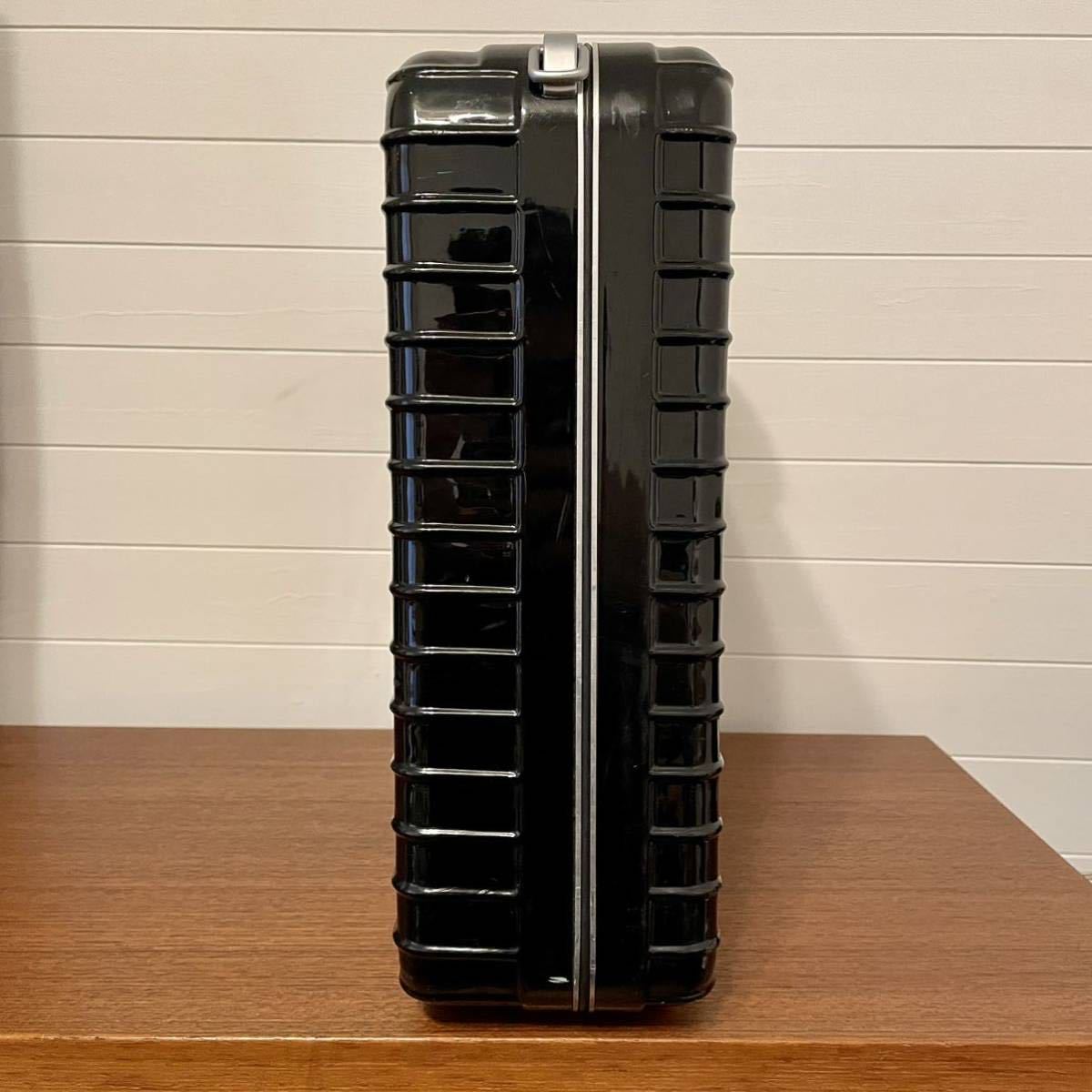RIMOWA リモワ ドイツ製 ポリカーボネート アタッシュケース黒 【公式