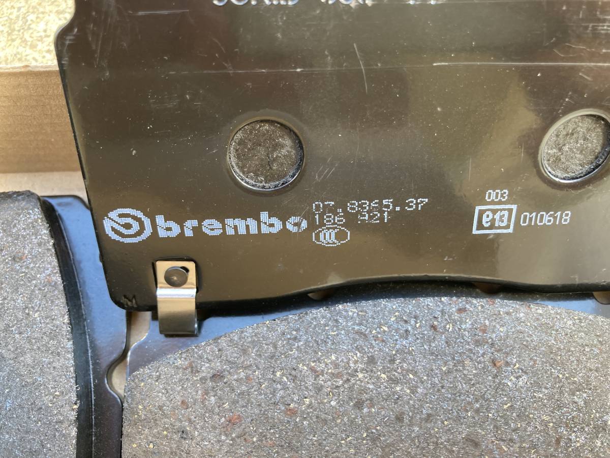 新品・未使用 スバル純正 brembo フロントブレーキパッドセット 