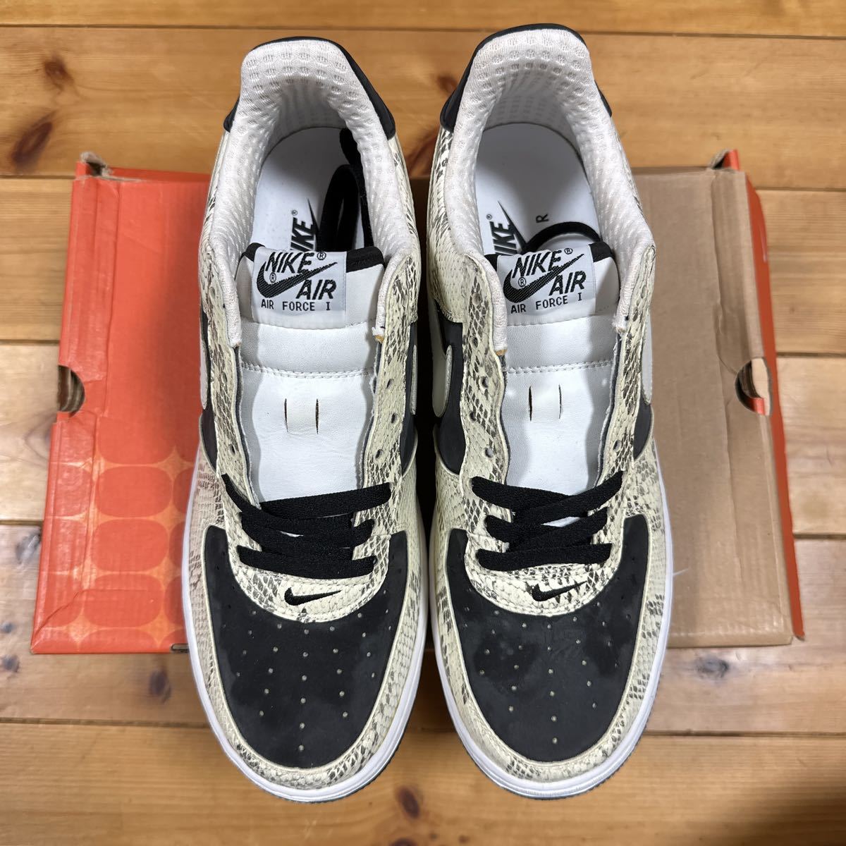 NIKE AIR FORCE 1 PREMIUM 大阪ヘビ