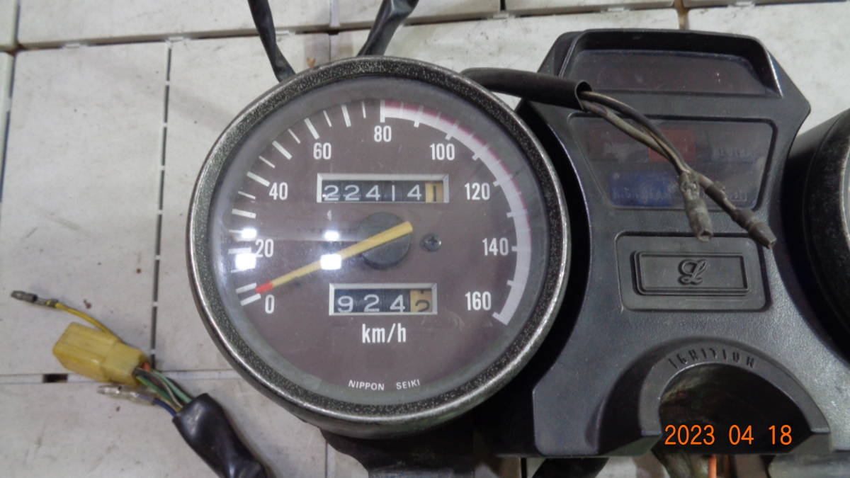 0418 GSX250T トラザリ メーター スピードメーター タコメーター 80