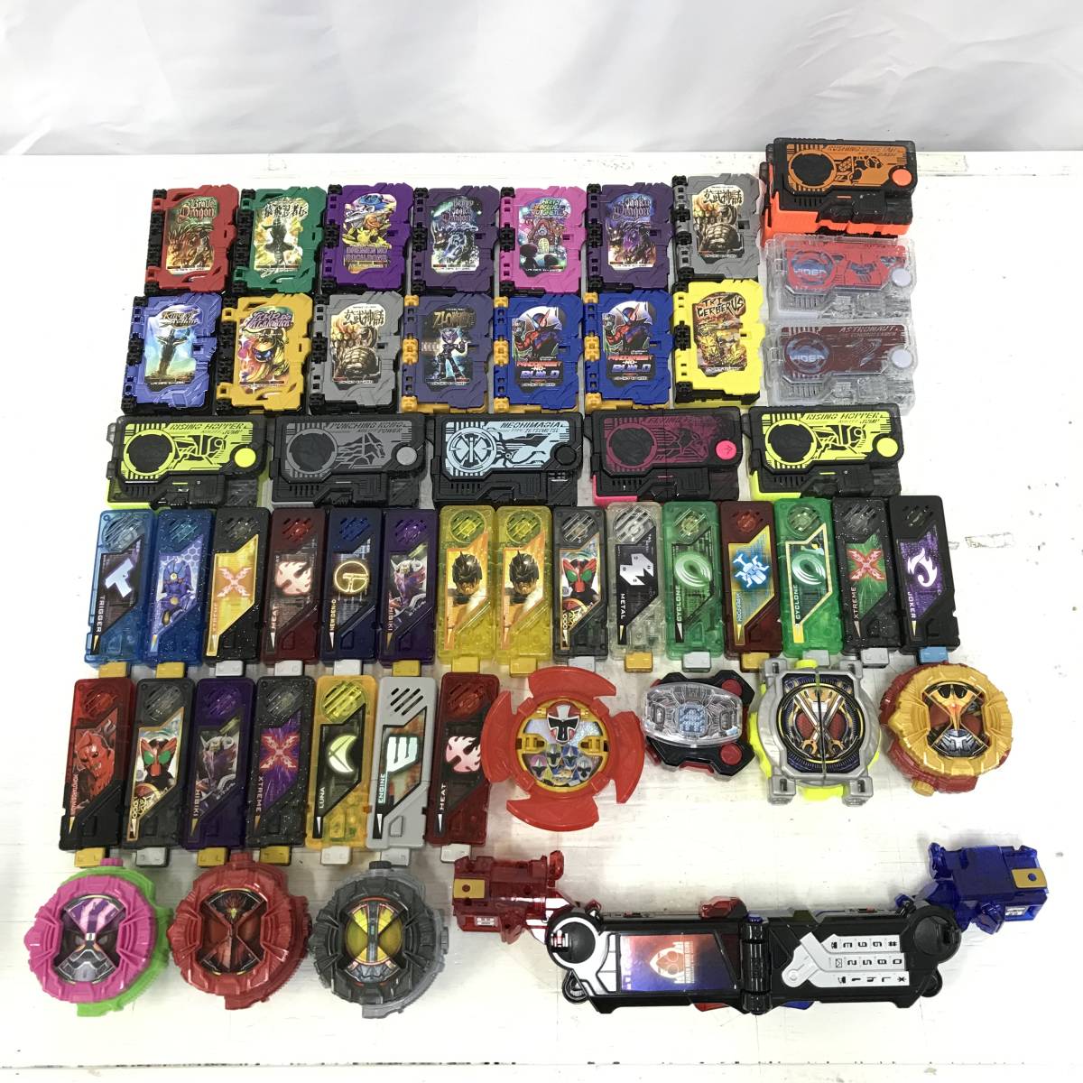 44 ジャンク品 特撮 戦隊系 アイテム プログライズキー ガイアメモリ 