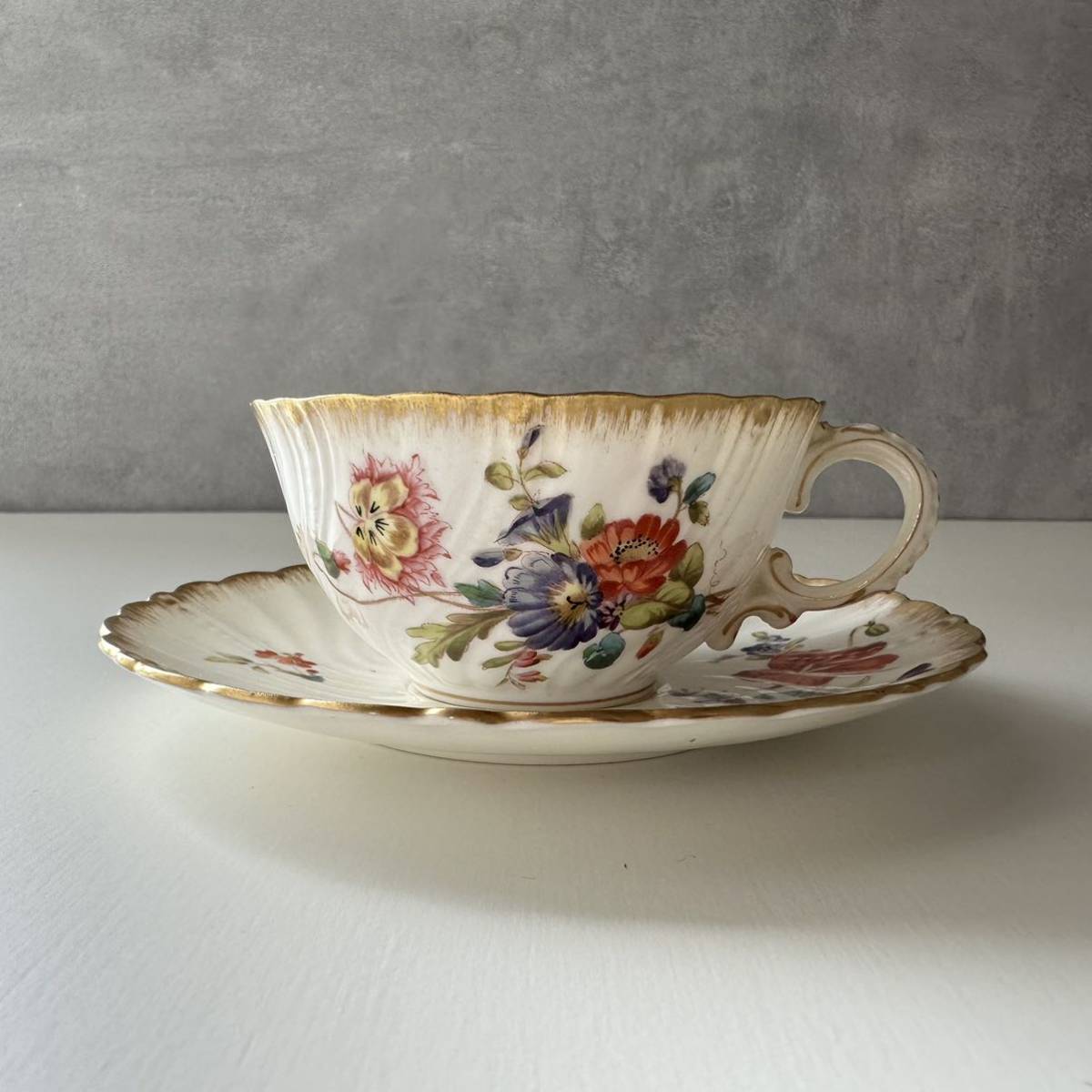 希少　フランス　アンティーク　Sarreguemines サルグミンヌ　/ ハンドペイントのカップ＆ソーサー　