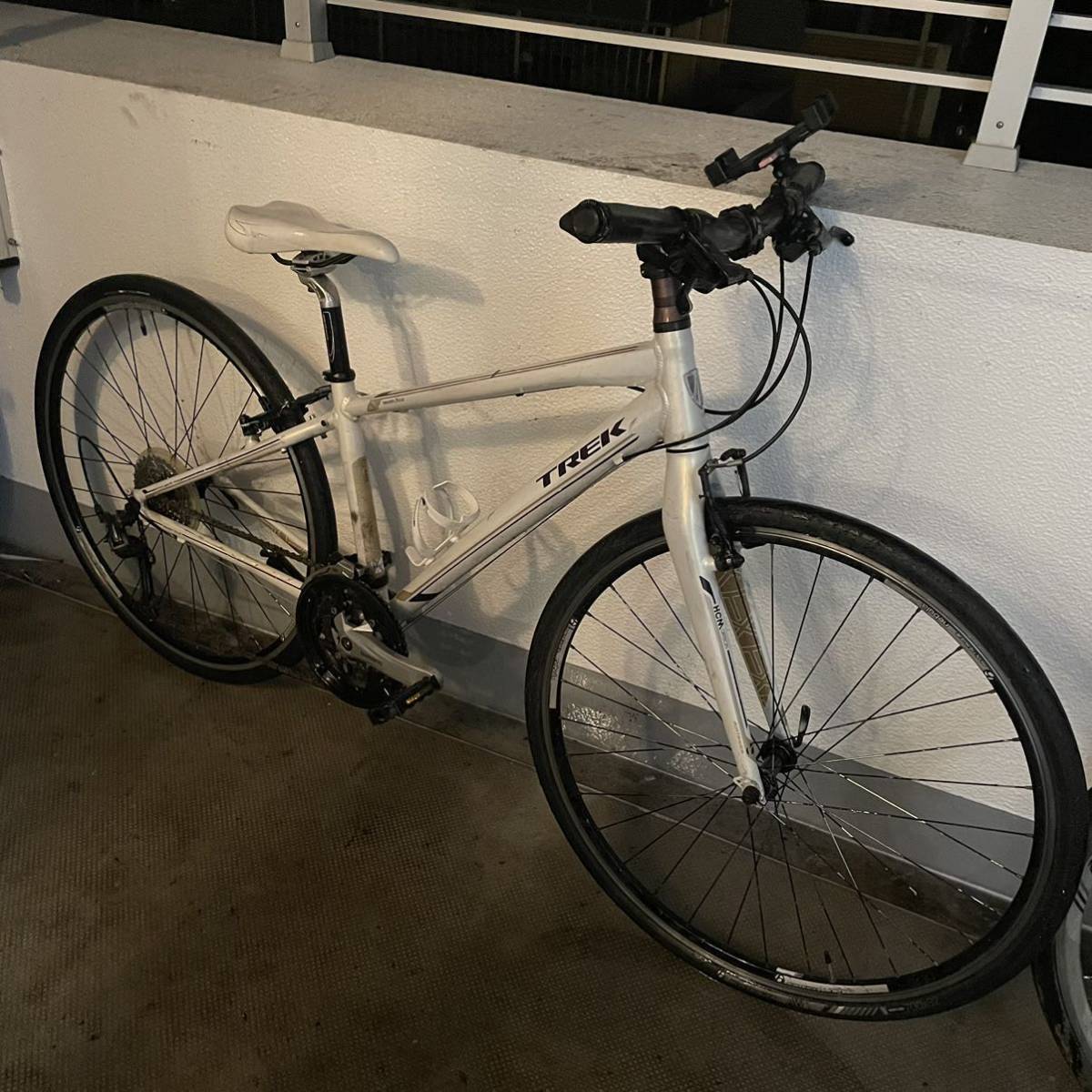 TREK 7.4FX トレック クロスバイク 7.5FXとフレームは同じ！ ESCAPE
