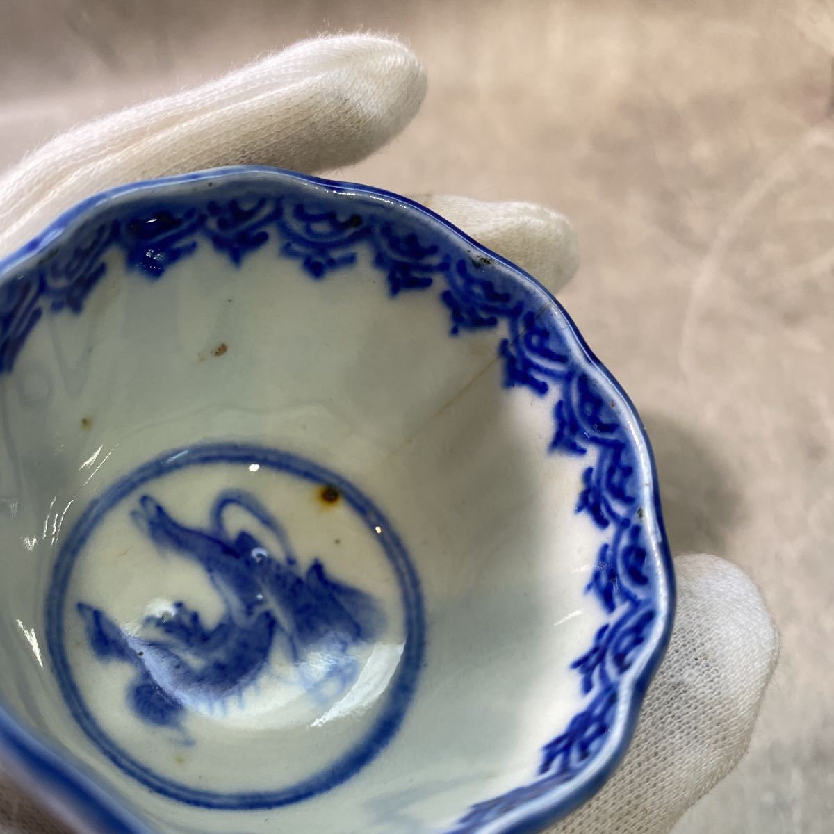 ひ21/ 時代 通物 染付 お猪口 酒器 ぐい呑み 盃 杯 色絵 草花図 20客 在印 骨董_9