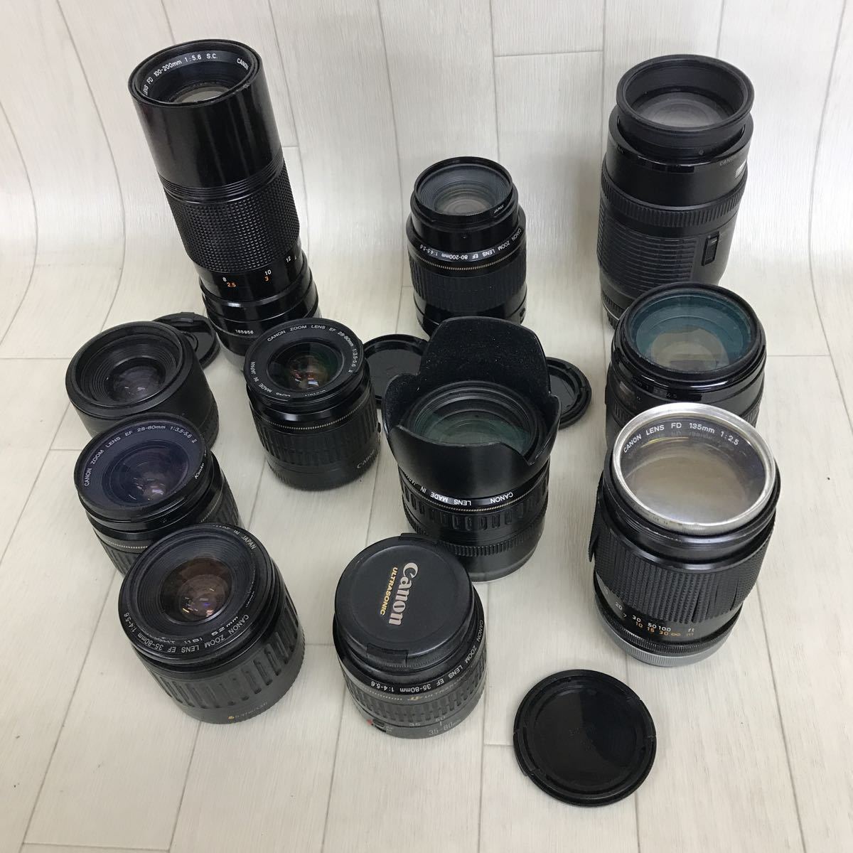 フィルムカメラ カメラ 50mmレンズ付き キヤノンのレトロ調カメラ「RE