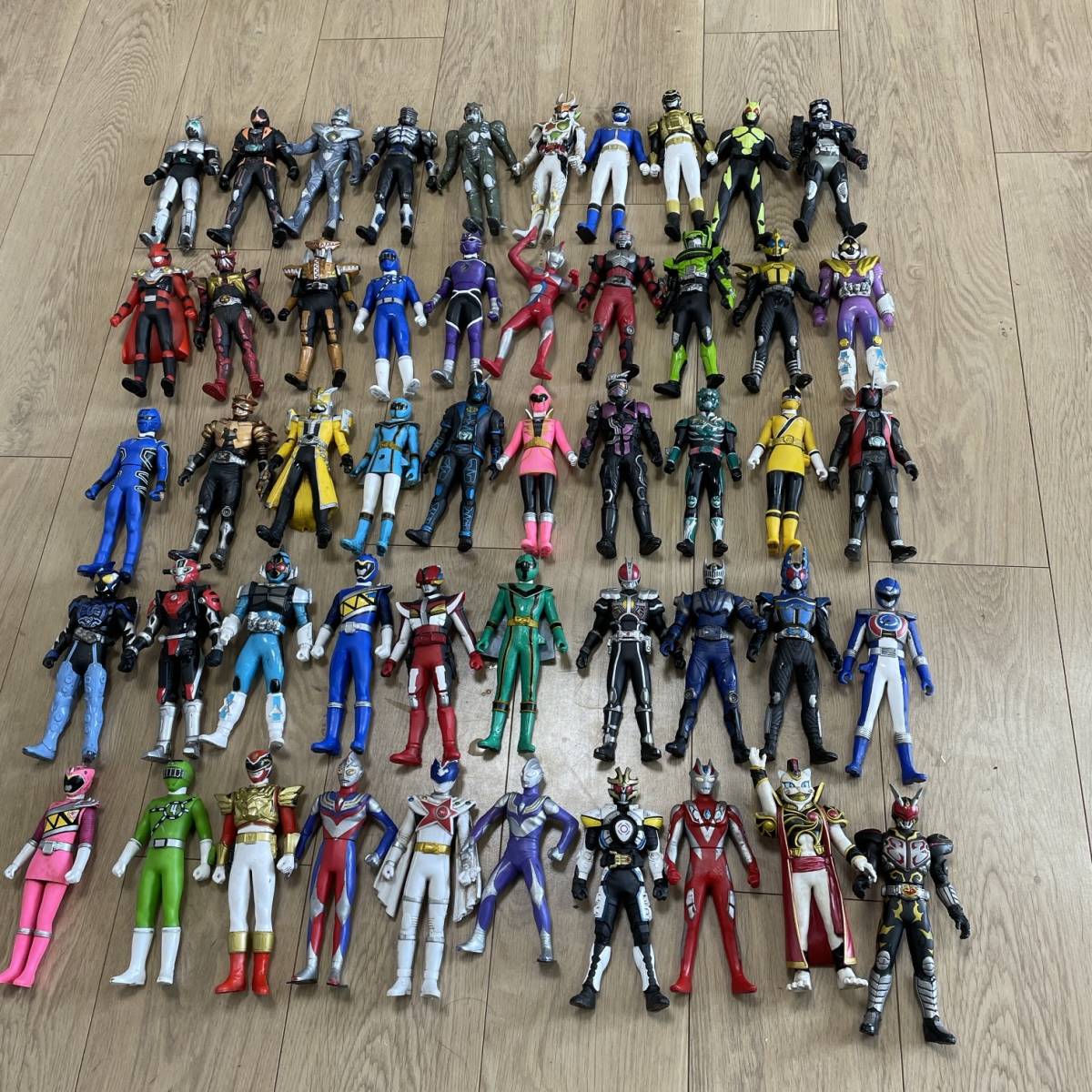 ヒーロー　戦隊モノ　バラバラ大量　まとめ　大量 1円スタート】 ヒーローソフビ まとめ 約13kg 仮面ライダー