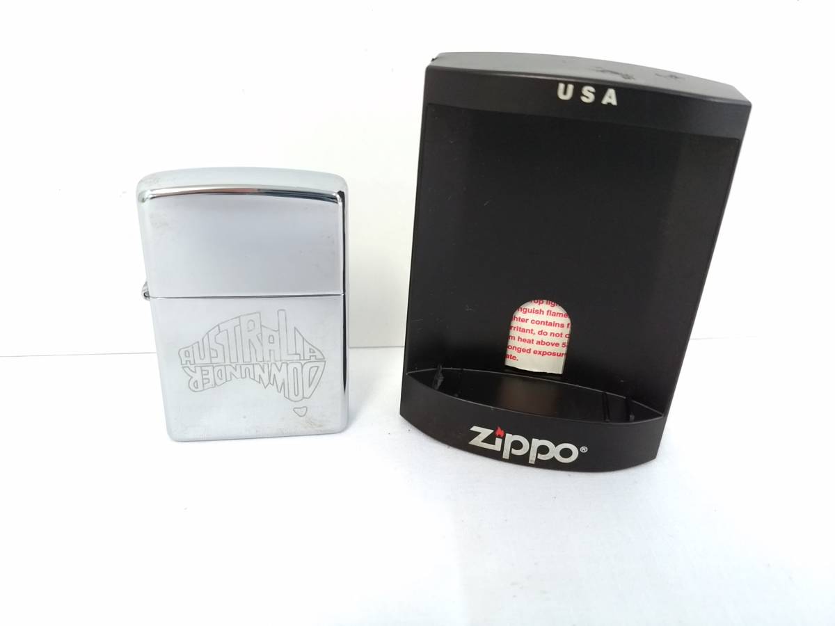 全国無料，送料無料 Zippo ジッポー 2005年製 オイルライター/AUSTRALIA DOWNUNDER/たばこ/喫煙グッズ/シルバーカラー/ケース付き/01YZ042402(タウン＆カントリー)｜売買されたオークション情報、yahooの商品情報をアーカイ Zippo