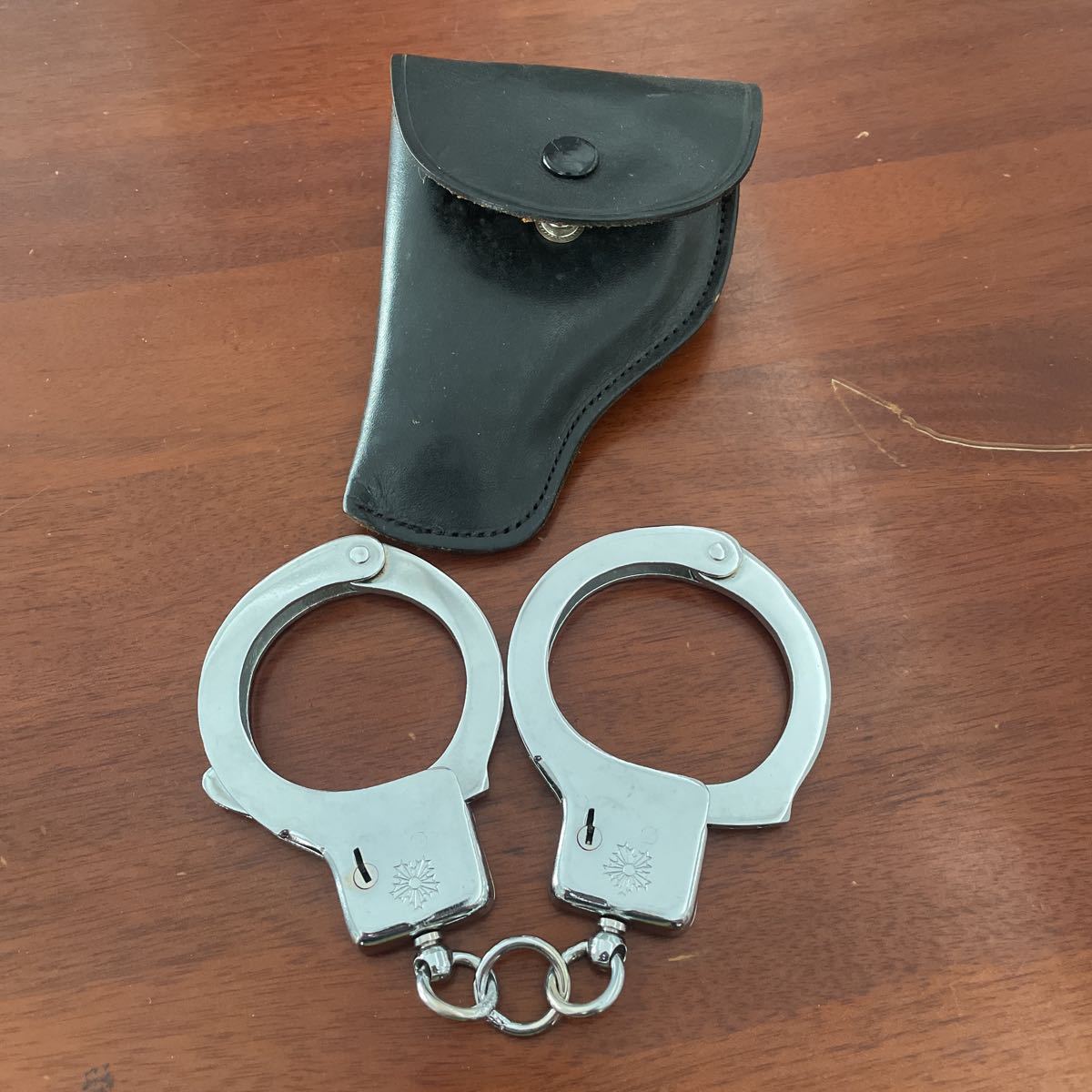 当時物 旭日章 警察手錠 鍵なし(警察グッズ)｜売買されたオークション