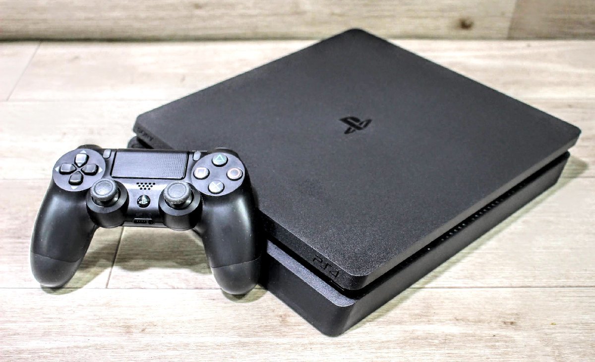 PlayStation 4 ジェット・ブラック 500GB (CUH-2200AB01)箱・コントローラ・充電コード・電源コード・HDMI・イヤホン　初期化済み　13A1195