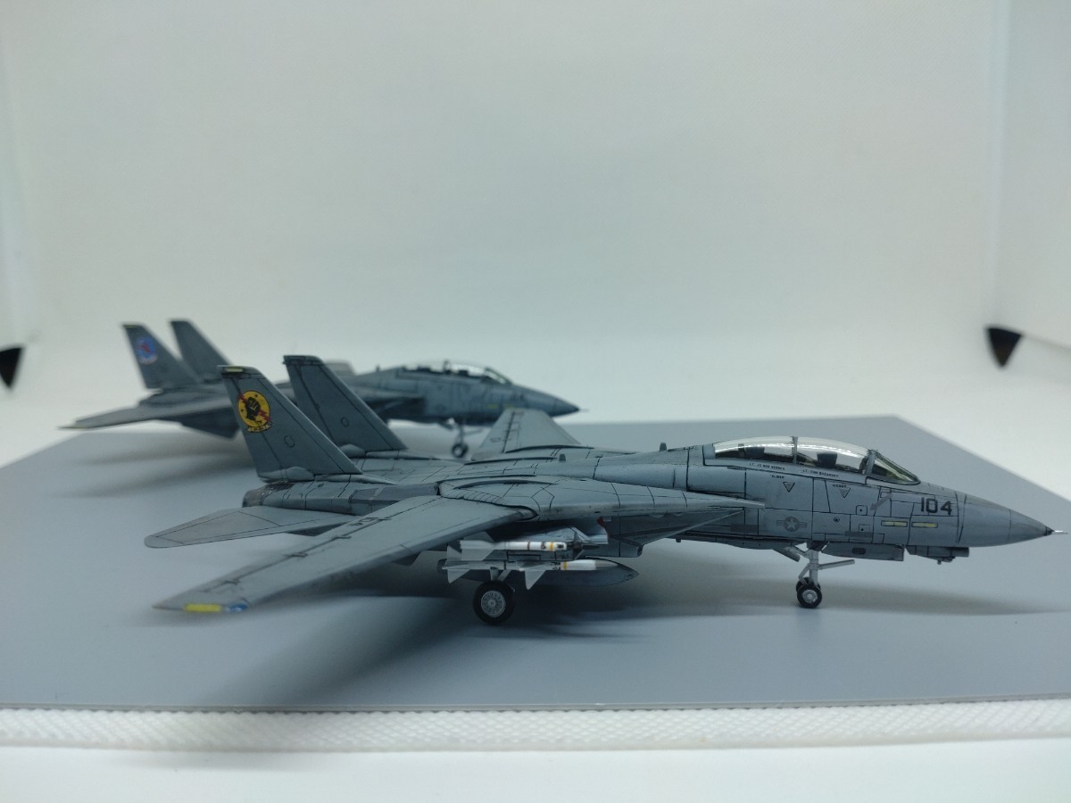 トップガン 1&frasl;144 F-14A トムキャットマーヴェリックとアイスマン2機