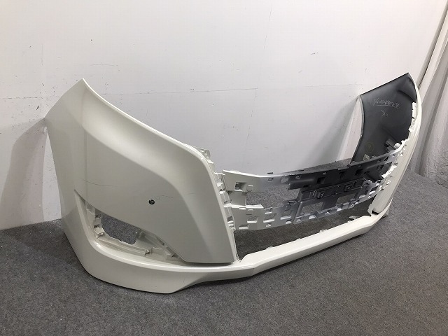 エスクァイア　前期　純正オプションバンパー　ZRR80 ZRR85 ZRR80/ZRR85/ZWR80 前期 エスクァイア 純正 フロントバンパー 52119