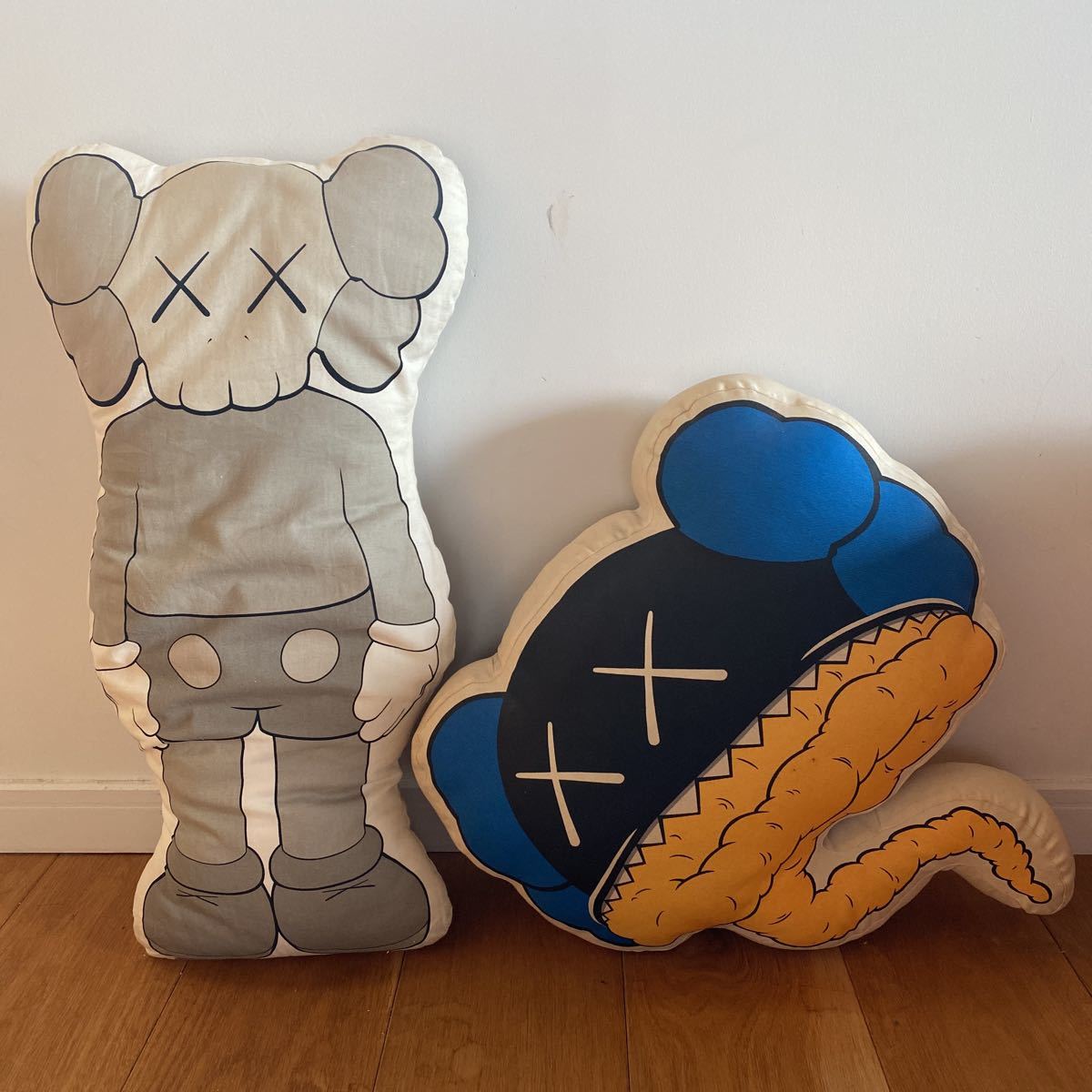 originalfake KAWS クッションカバー 2枚セット Brand New KAWS