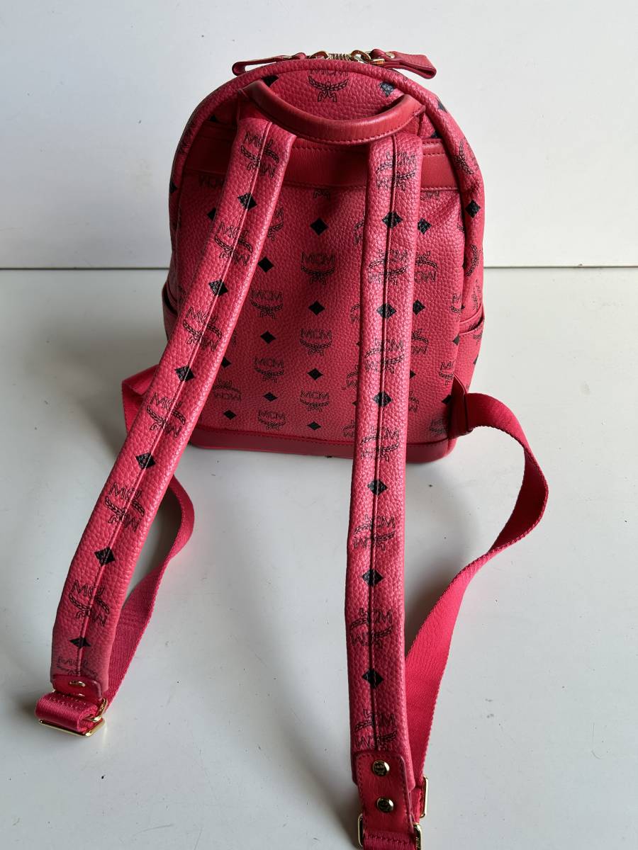 バックパック - スタッズ デイバック MCM（エムシーエム） サイド