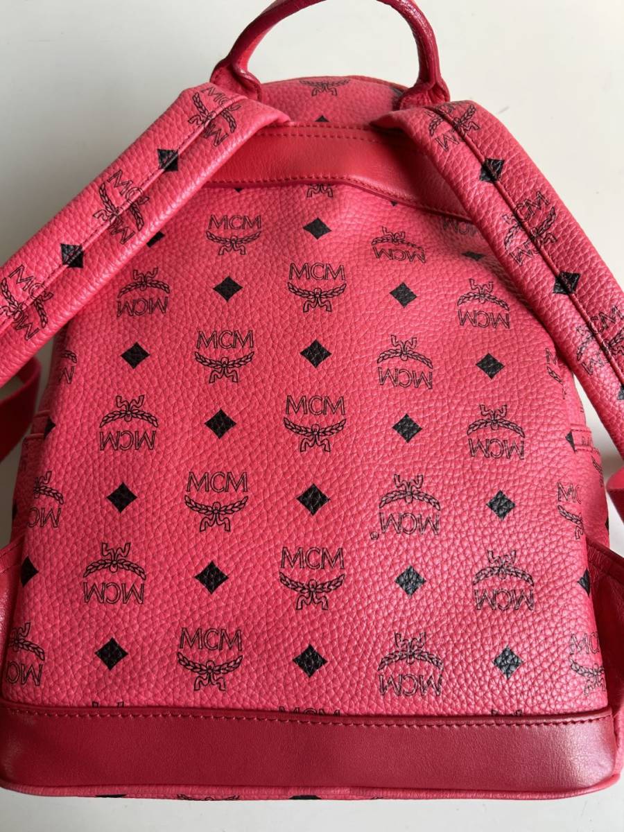 バックパック - スタッズ デイバック MCM（エムシーエム） サイド