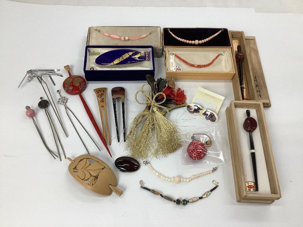 和装小物 髪飾り まとめ 輪島塗 かんざし 珊瑚 帯留 羽織紐 他 ACBF ジャンク品