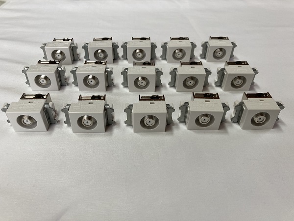 パナソニック　Panasonic テレビ端子 ユニット　WCS3013W×15 4K8K 計15個（中古）