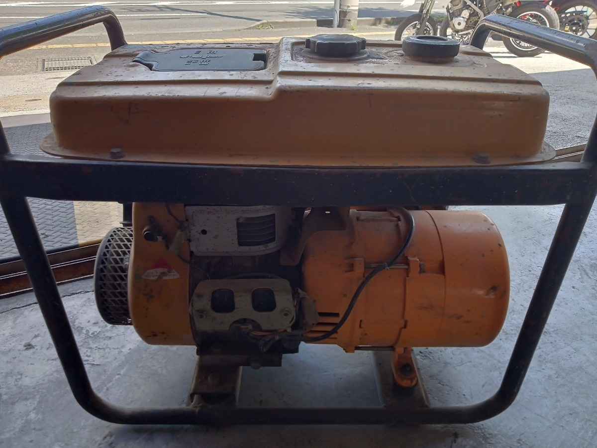 Yahoo!オークション G2010 マキタ発電機 GENERATOR makita 発電機 