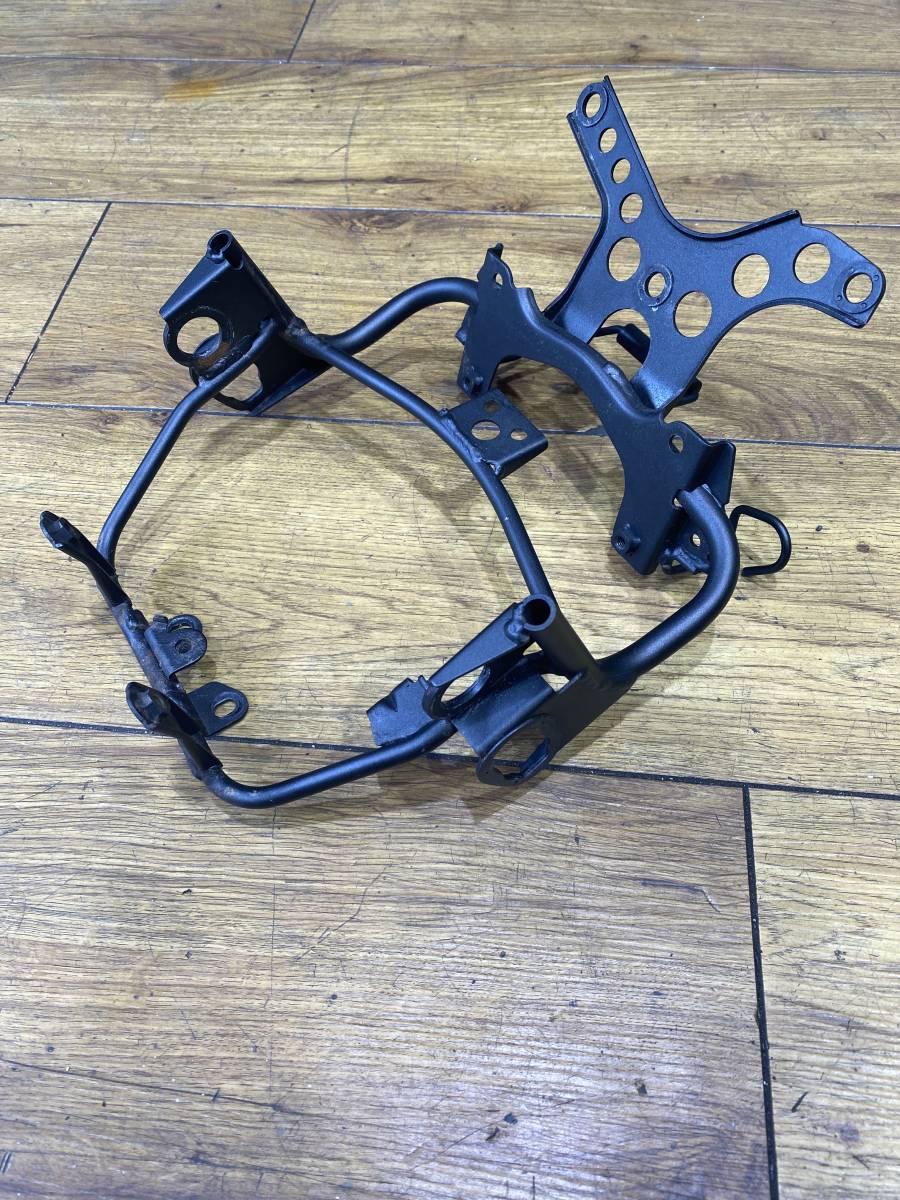 ZRX1200DAEG ダエグ オートバイ フレームマウントステー 首長