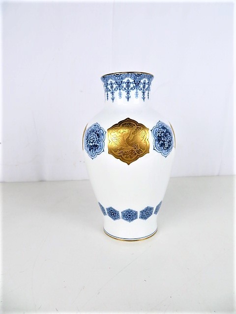 hanb0256-1 108【配送不可】大倉陶園 花器 金彩 OKURA 金蝕雲鶴鯉紋 花瓶 陶芸 工芸品 インテリア