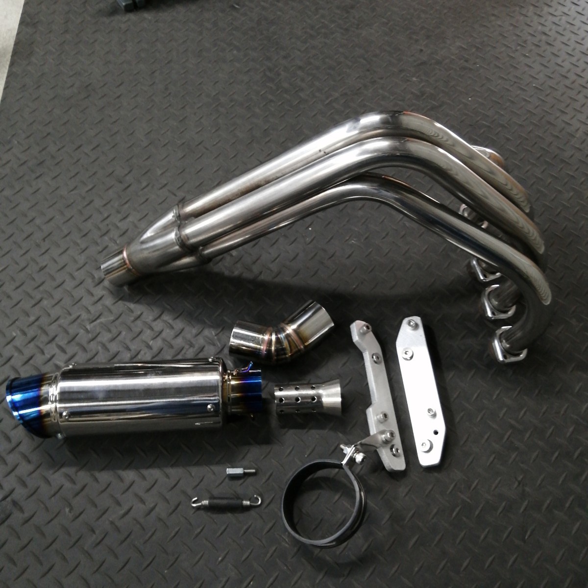 ホーネット　フルエキ　ダウンショートマフラー 在庫処分します ラスト一本