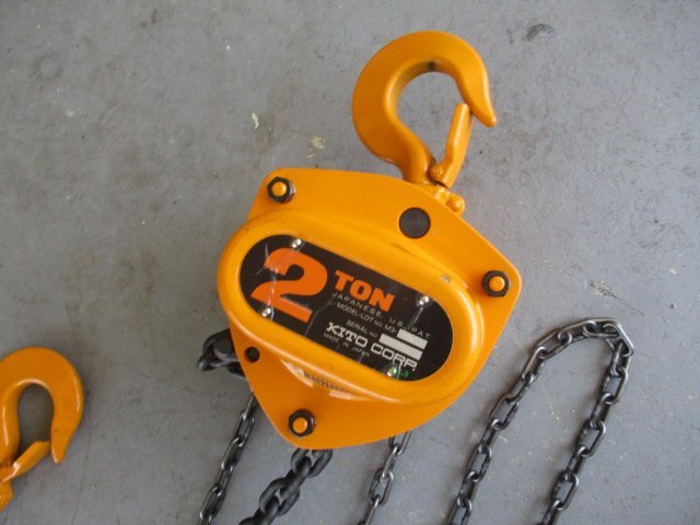 中古美品　KITO　チェーンブロック　M3　最大荷重：2ｔ　（マ-12）