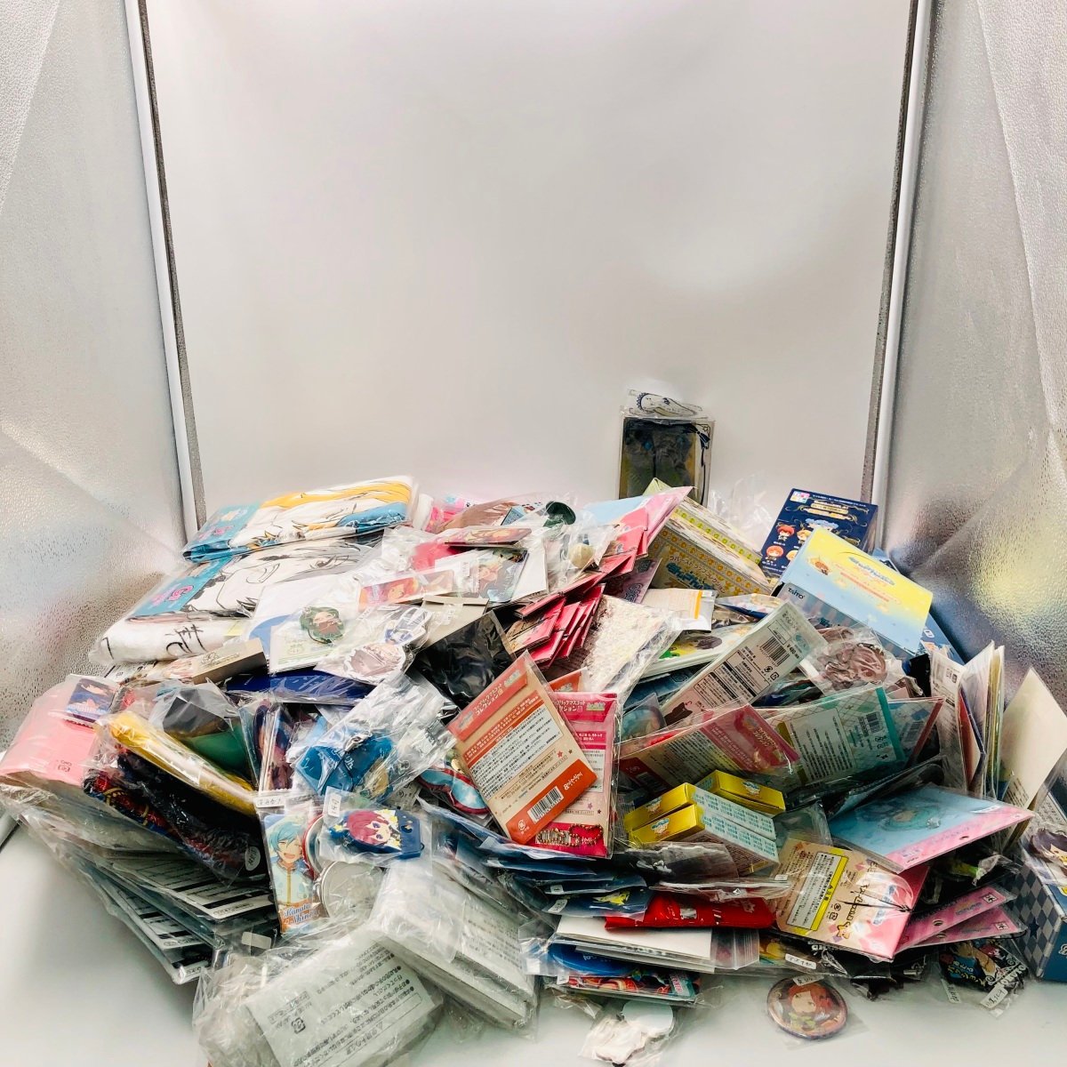 ジャンク あんさんぶるスターズ あんスタ グッズ 缶バッジ ラバスト タペストリー トートバッグ キーホルダー まとめ セット