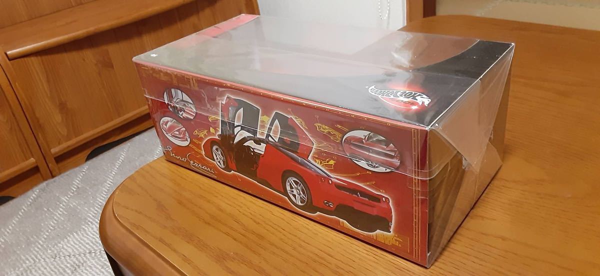 ホットウィール 1⁄18 フェラーリ Hot エンツォ Wheels ミニカー ENZO
