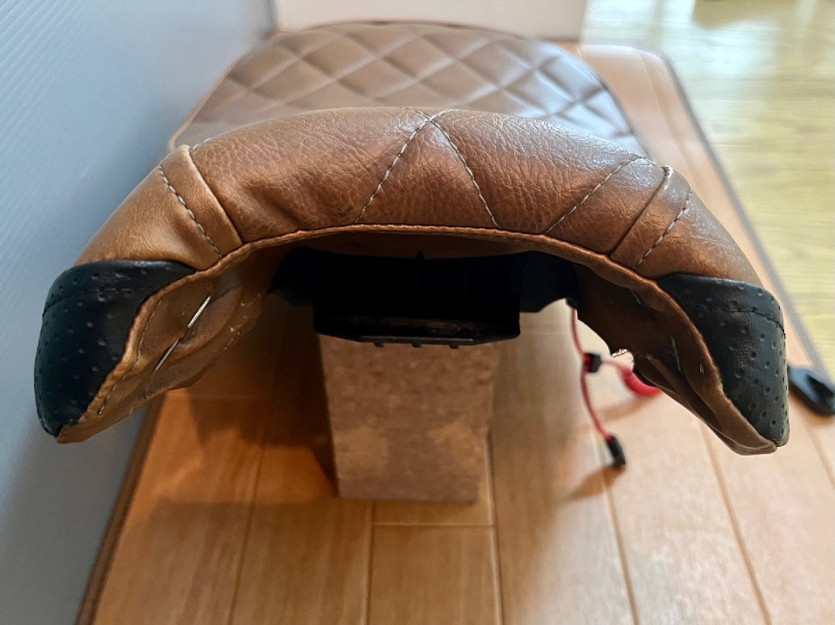 トライアンフストリートツイン純正張替シートブラウンダイヤカット