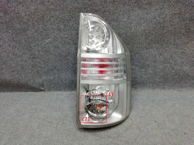 トヨタ 70系 ヴォクシー ZS煌 前期 ZRR70 ZRR75 右テール LED点灯OK