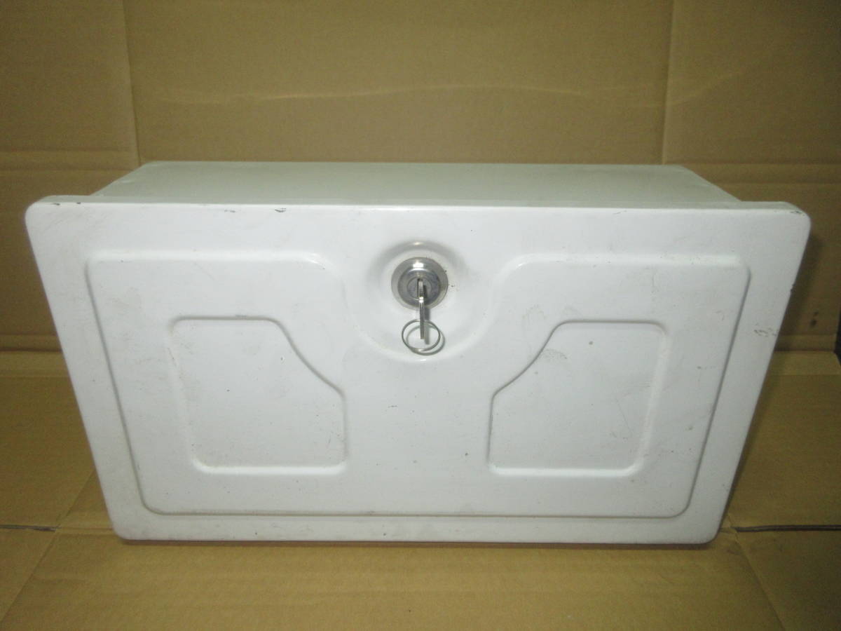 新M管理64063 H14 ミニキャブ U62T】★工具箱 鍵付き★カラー:カルガリーホワイト W74 ■ 新M管理64063 H14 ミニキャブ U62T】★工具箱 鍵付き★カラー:カルガリーホワイト W74 ■