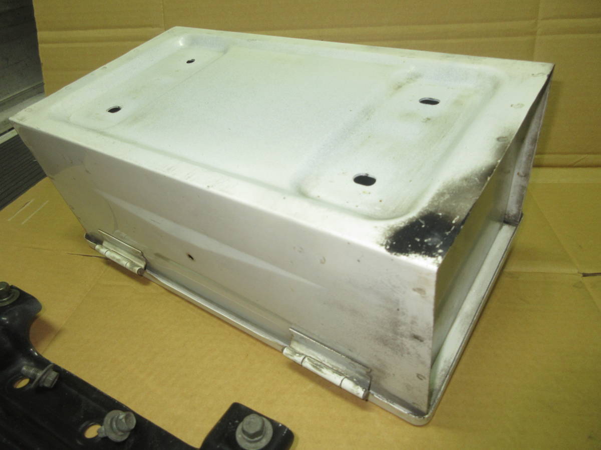 新M管理64063 H14 ミニキャブ U62T】★工具箱 鍵付き★カラー:カルガリーホワイト W74 ■ 新M管理64063 H14 ミニキャブ U62T】★工具箱 鍵付き★カラー:カルガリーホワイト W74 ■
