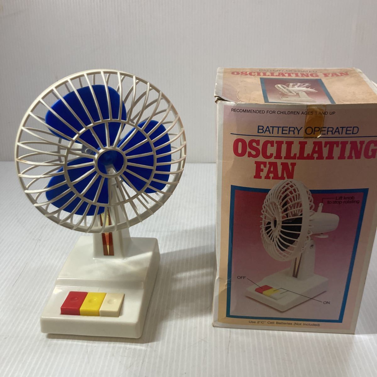 ジャンク 昭和レトロ ミニ 卓上扇風機 アンティーク 乾電池式 中古