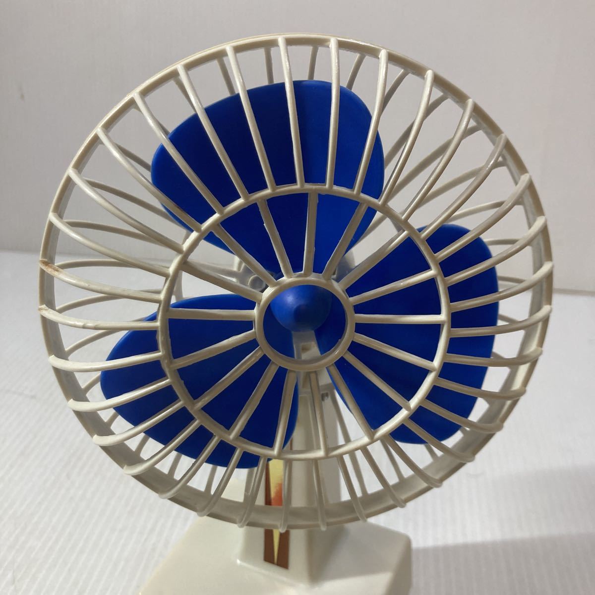 ジャンク 昭和レトロ ミニ 卓上扇風機 アンティーク 乾電池式 中古