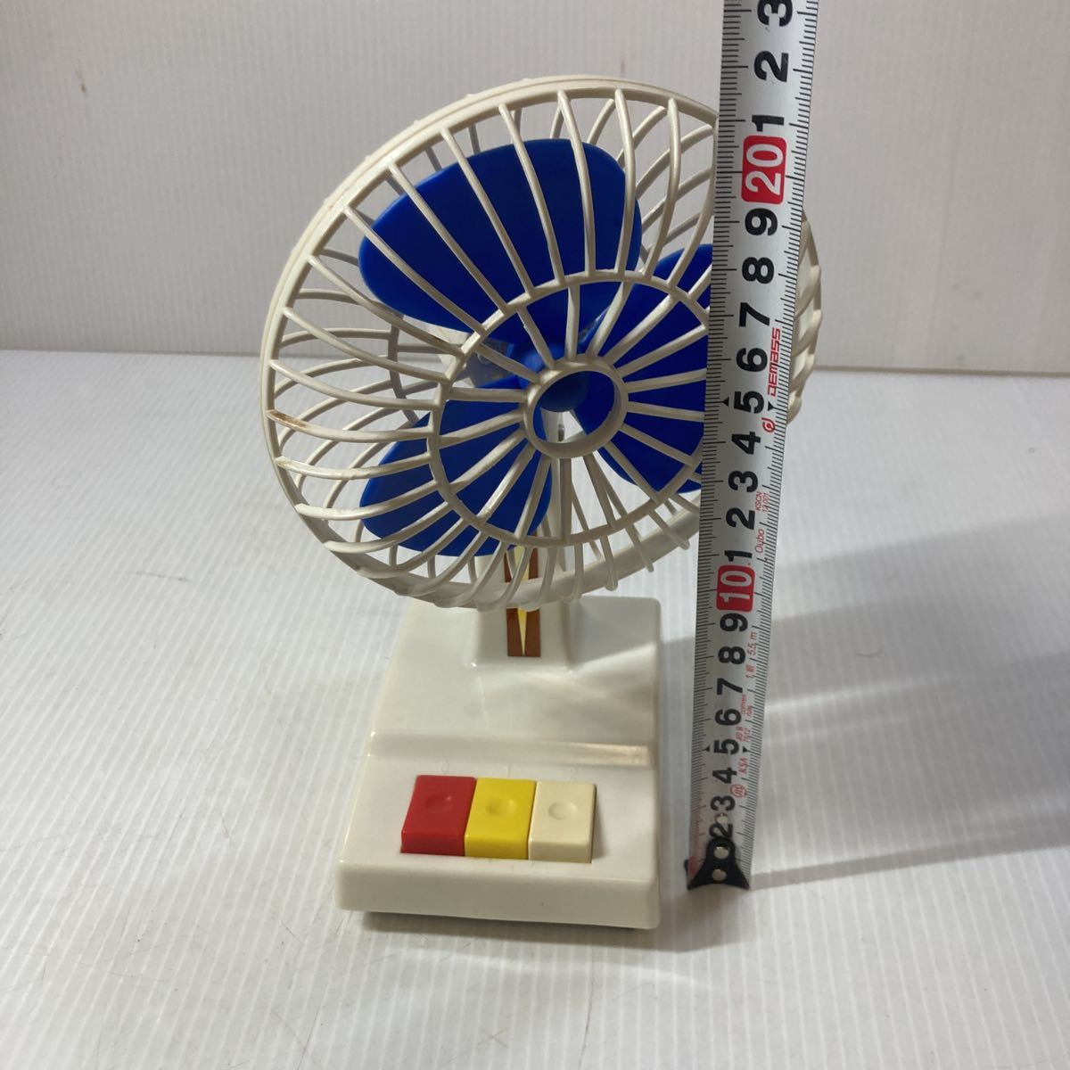 ジャンク 昭和レトロ ミニ 卓上扇風機 アンティーク 乾電池式 中古