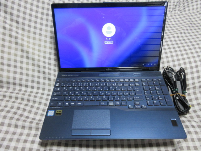 富士通 AH77/B3 第8世代CPU インテル Core i7-8550U 1.80GHz 最新OS 