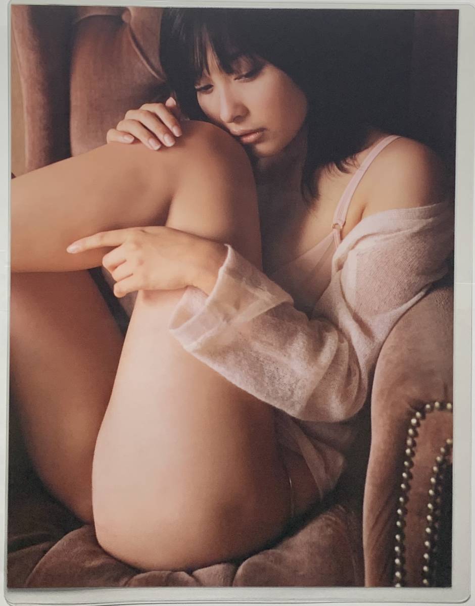 厚手ラミネート加工】山崎真実 水着 A4変サイズ 雑誌切り抜き 6ページ