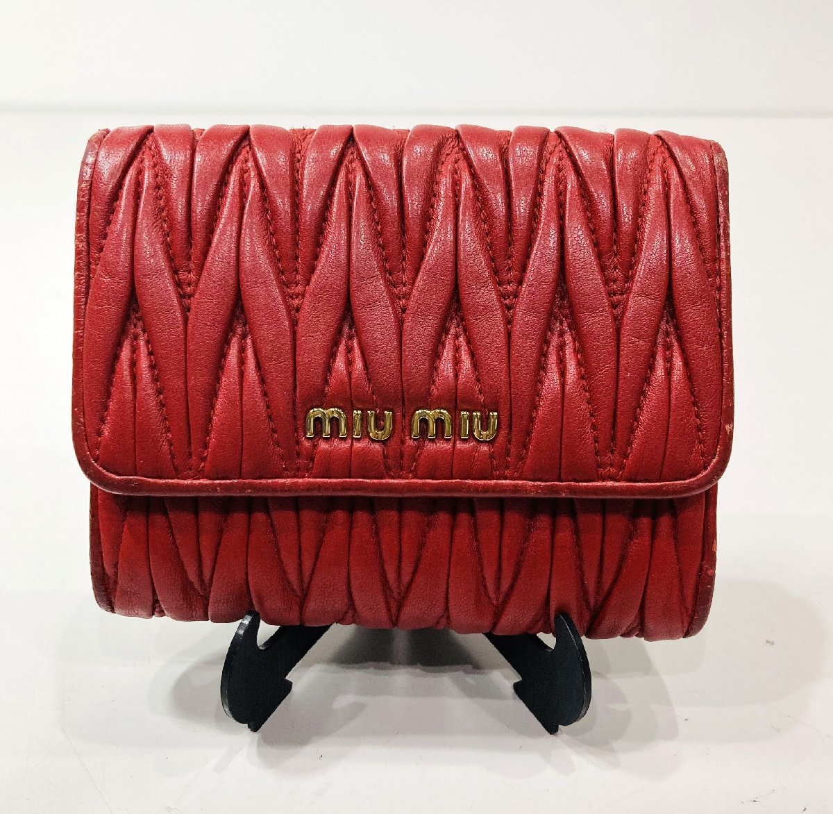76】中古品 miumiu ミュウミュウ 二つ折財布 レッド 赤 レディース 