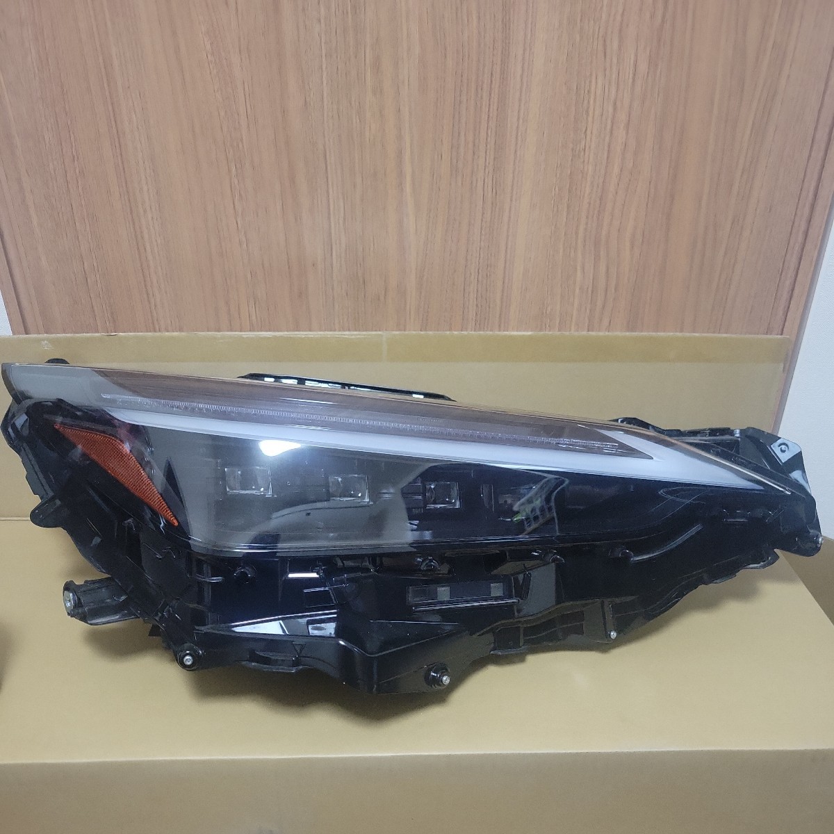 レクサス NX250/NX350h/NX450h 右ヘッドライト 3眼LED 純正 KOITO 78-58