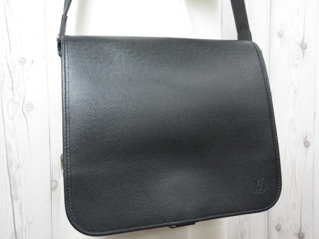 極美品 新品同様 LOUIS VUITTON ルイヴィトン タイガ アンドレイ 