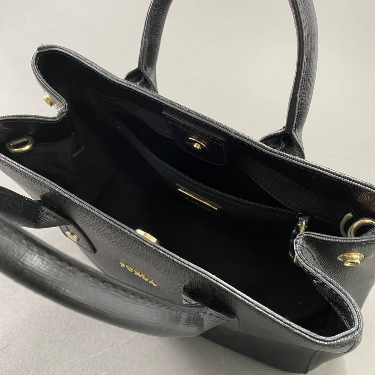 Ff15《新品同様》FURLA フルラ 2way ショルダーバッグ ハンドバッグ 本 