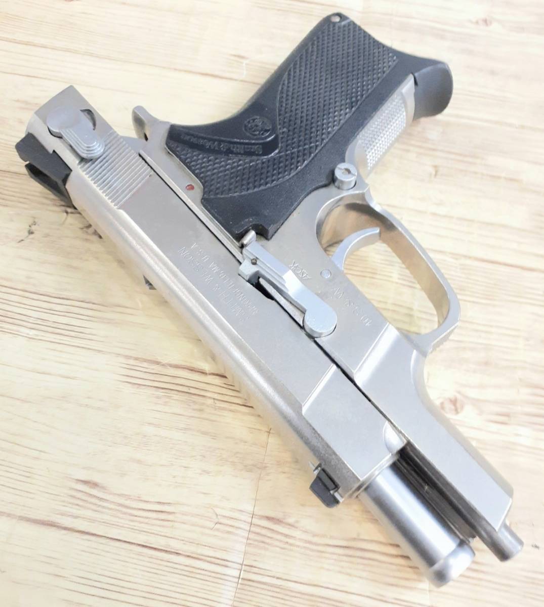 ウェスタンアームズ ガスブローバック S&W ショーティー.40 シルバー
